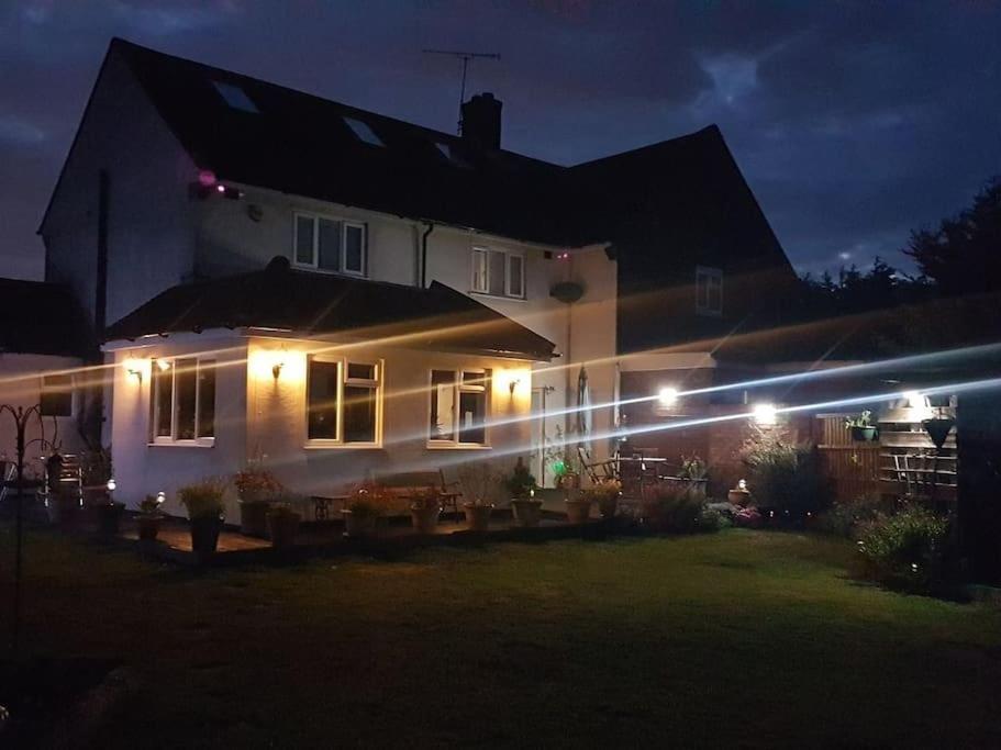 Specious 3Bed Property With Parking & Large Garden Aveley Экстерьер фото