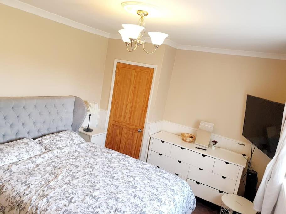 Specious 3Bed Property With Parking & Large Garden Aveley Экстерьер фото