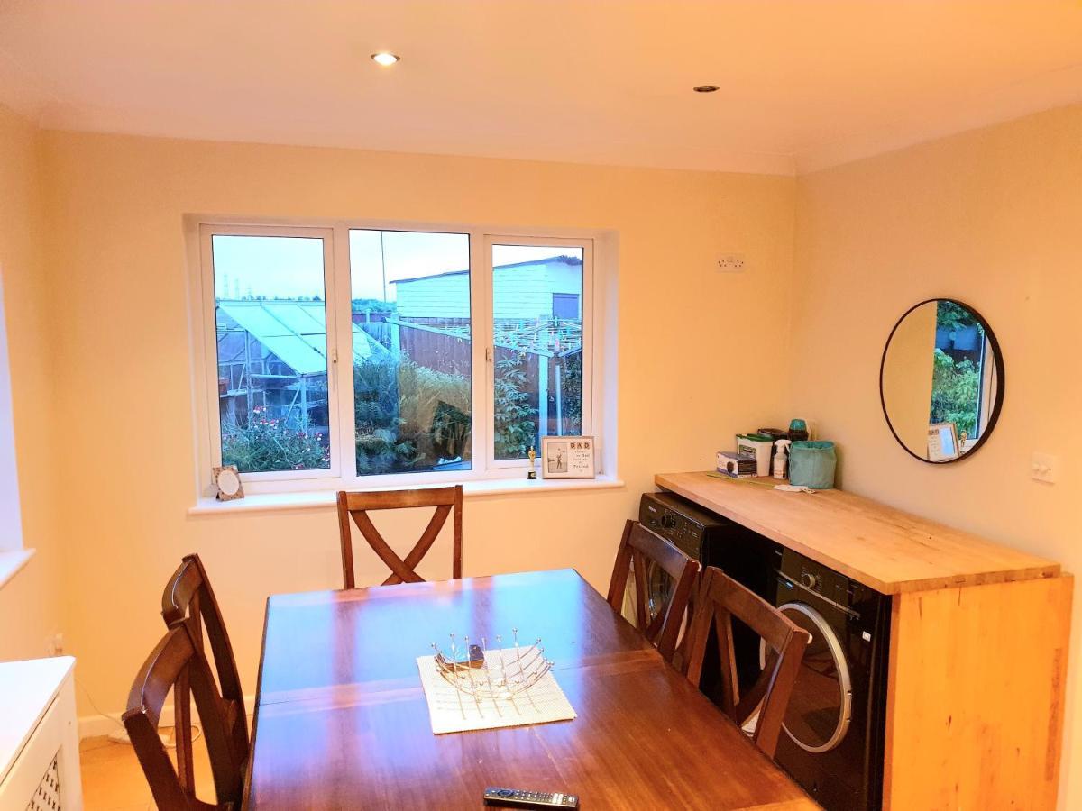 Specious 3Bed Property With Parking & Large Garden Aveley Экстерьер фото