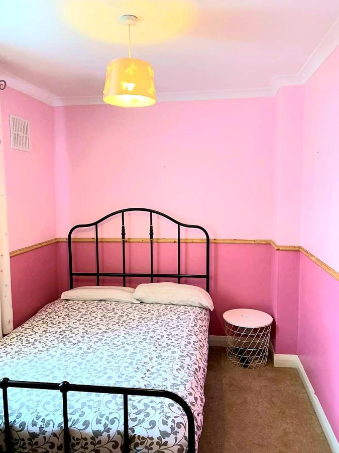 Specious 3Bed Property With Parking & Large Garden Aveley Экстерьер фото